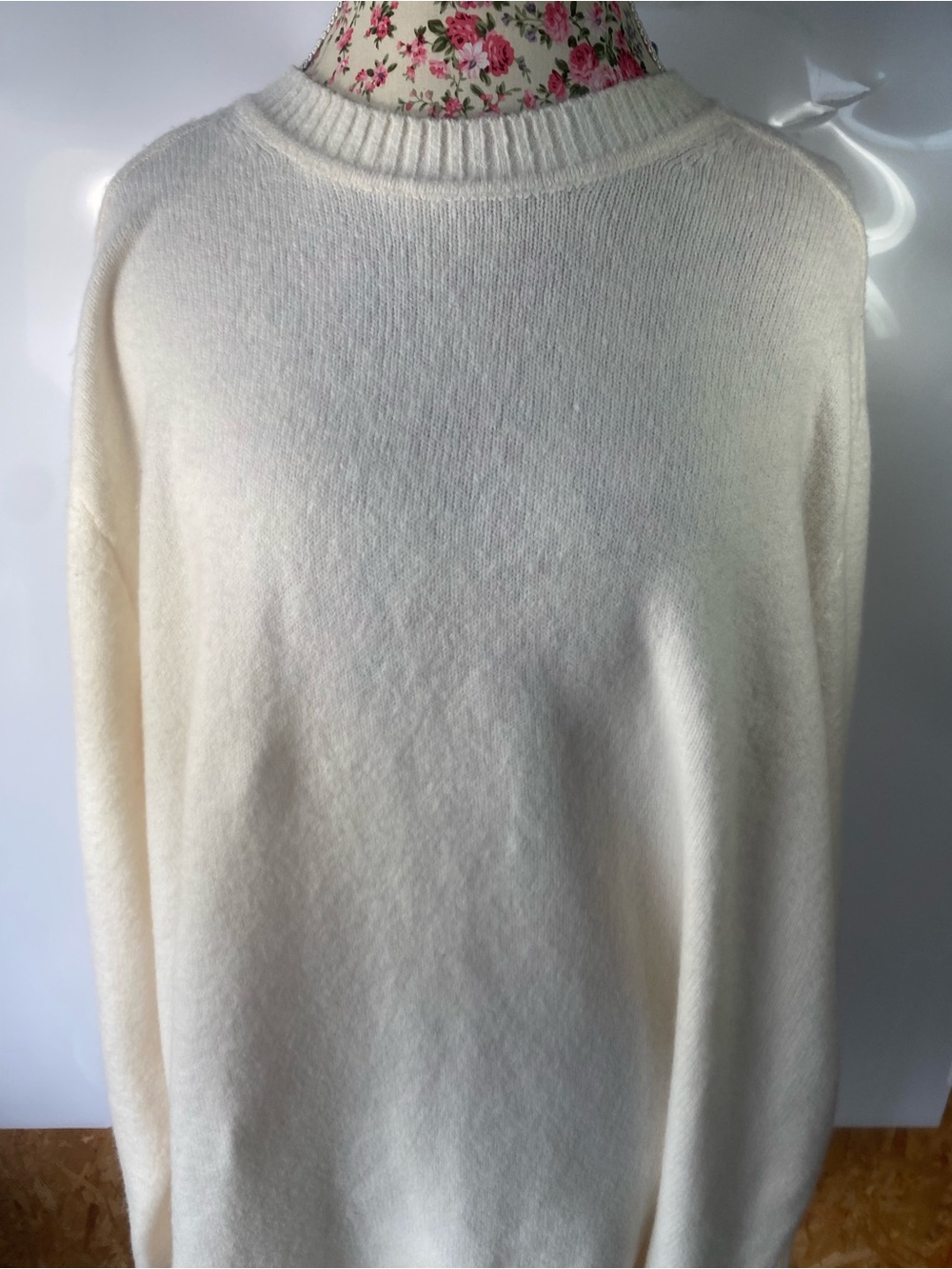 GAP Cream Crewneck Sweater